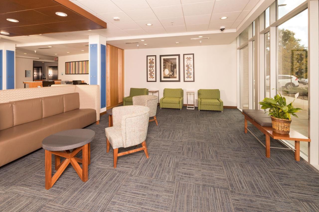 Holiday Inn Express & Suites - Kalamazoo West By Ihg Exterior photo