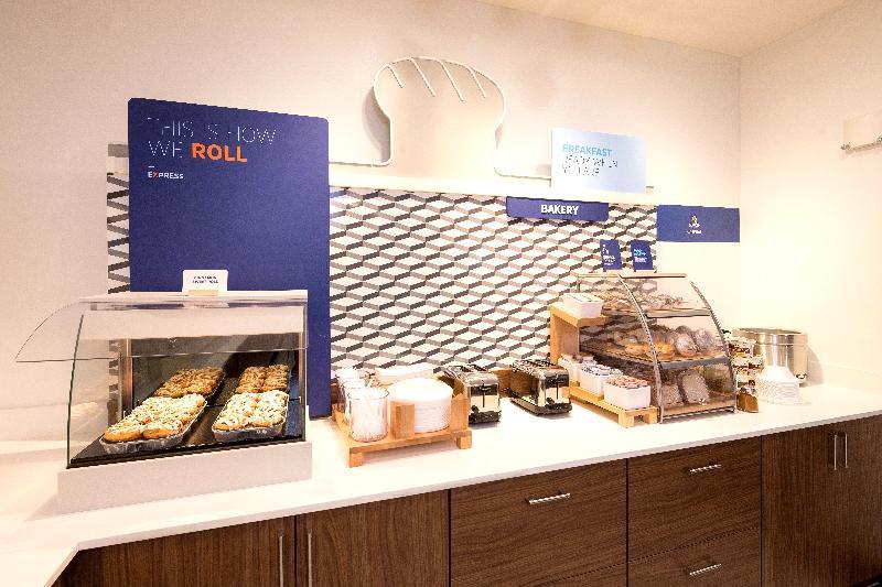 Holiday Inn Express & Suites - Kalamazoo West By Ihg Exterior photo